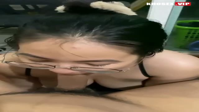 Bé Nhi vú to cưỡi ngựa với người yêu rên rỉ
