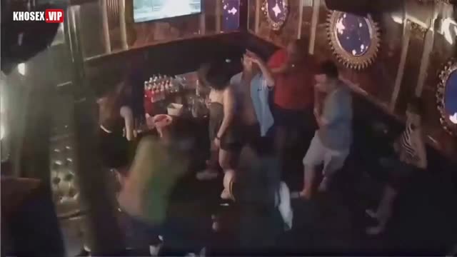 Hack Camera Săn mấy em tiếp viên Karaoke địt nhau với khách