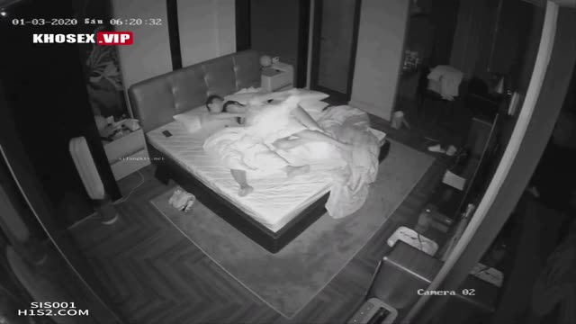 Hack Camera Cặp vợ chồng trẻ vợ vú to thích thủ dâm khi xem phim địt nhau với chồng dập như máy khâu – Phần 2