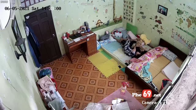 Hack Camera Hai vợ chồng dâm đãng chồng địt vợ bê lồn chạy khắp phòng (Bản đẹp)