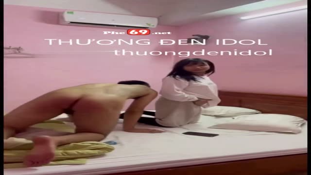 Thương Đen Idol thanh niên xăm mình cu khủng dập sướng muốn sập cái giường luôn