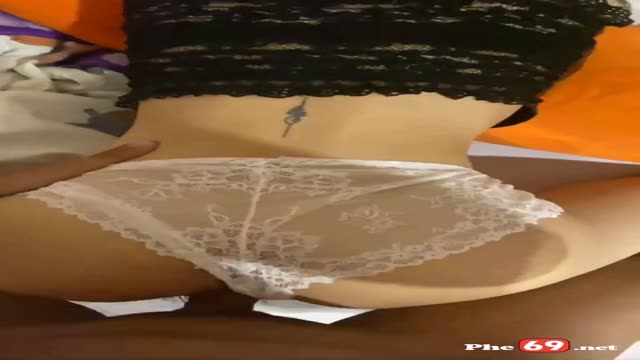 Doggy chị dâu vú to những ngày giông bão