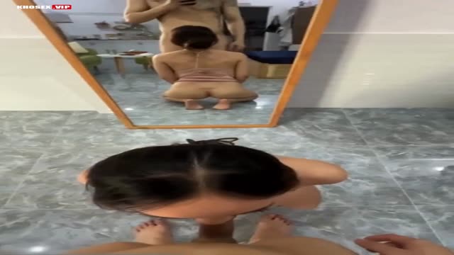 Đụ nằm sấp em ghệ dâm miền tây 2k2 mặc lọt khe