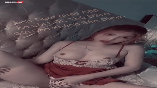 Vũ Lê Huyền Ánh địt nhau với người yêu sướng chảy nước