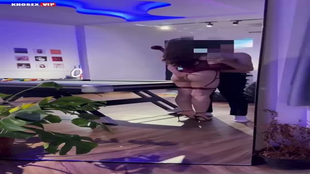 Iembesne địt nhau trên bàn bida