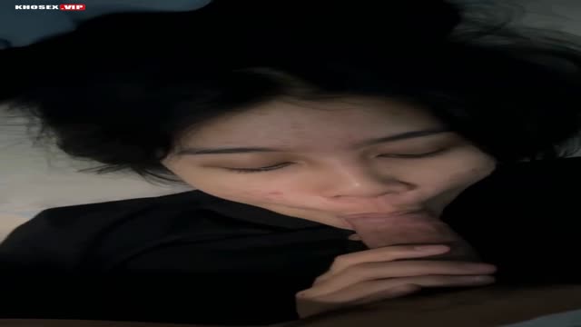 Địt gái xinh mặc lót đỏ bảo anh dập từ từ thôi mà anh dập như máy khâu