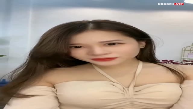 Vợ mới đẻ xong mấy hôm chồng đè ra chịch không tha